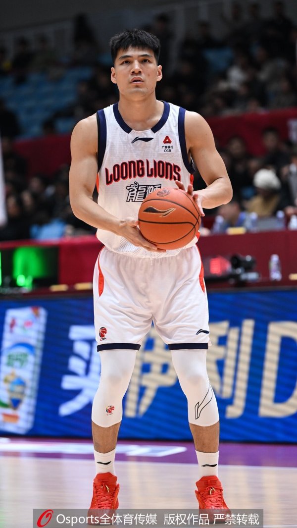 中国配资论坛 该怎么说呢？陈国豪替补出战仅9分钟 1中1拿2分2板&出现3失误